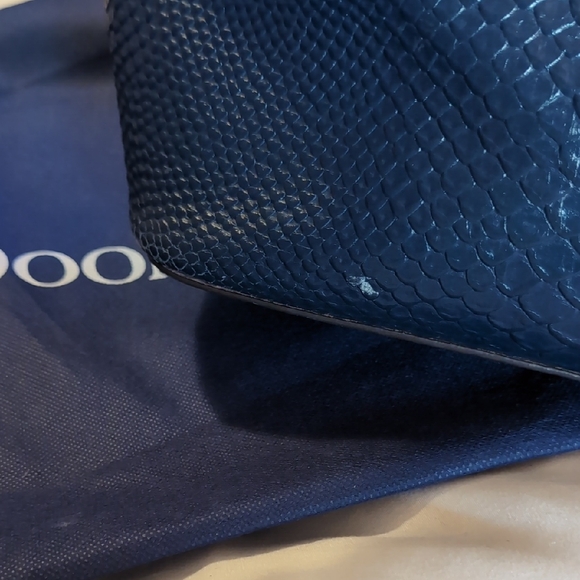 Dooney & Bourke Croc Embossed Flynn - Picture 10 of 17